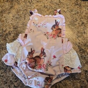 Aborable Bunny Romper 3-6m Like New